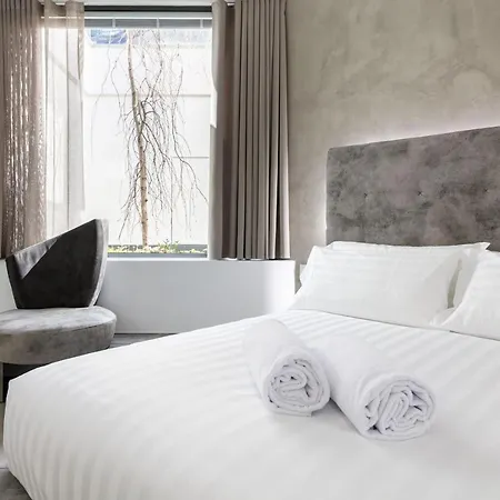Domus Cavour Rooms&suites
