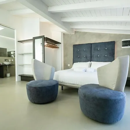 Domus Cavour Rooms&suites Hotel *