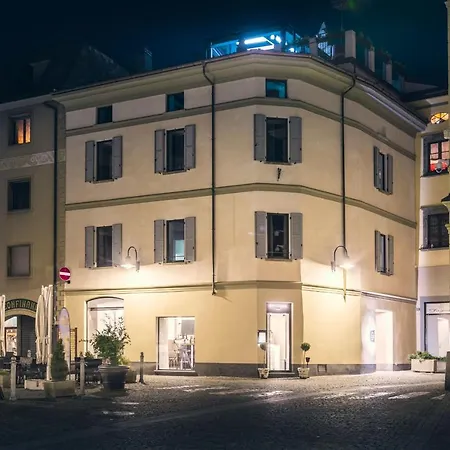 Domus Cavour Rooms&suites Hotel Tirano