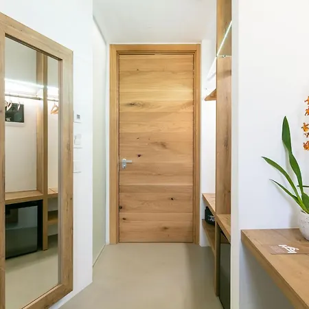 Domus Cavour Rooms&suites * Tirano