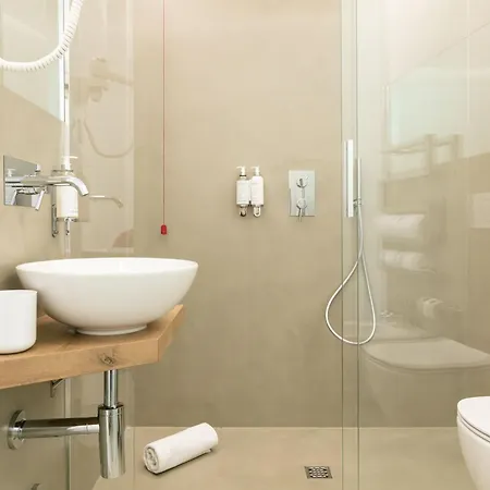 Domus Cavour Rooms&suites Hotel