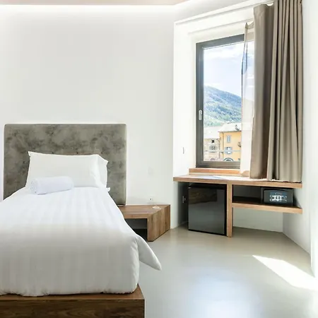 Domus Cavour Rooms&suites Hotel Tirano